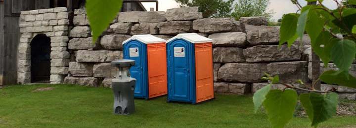 Portable Toilet Rental: Custom Delivery